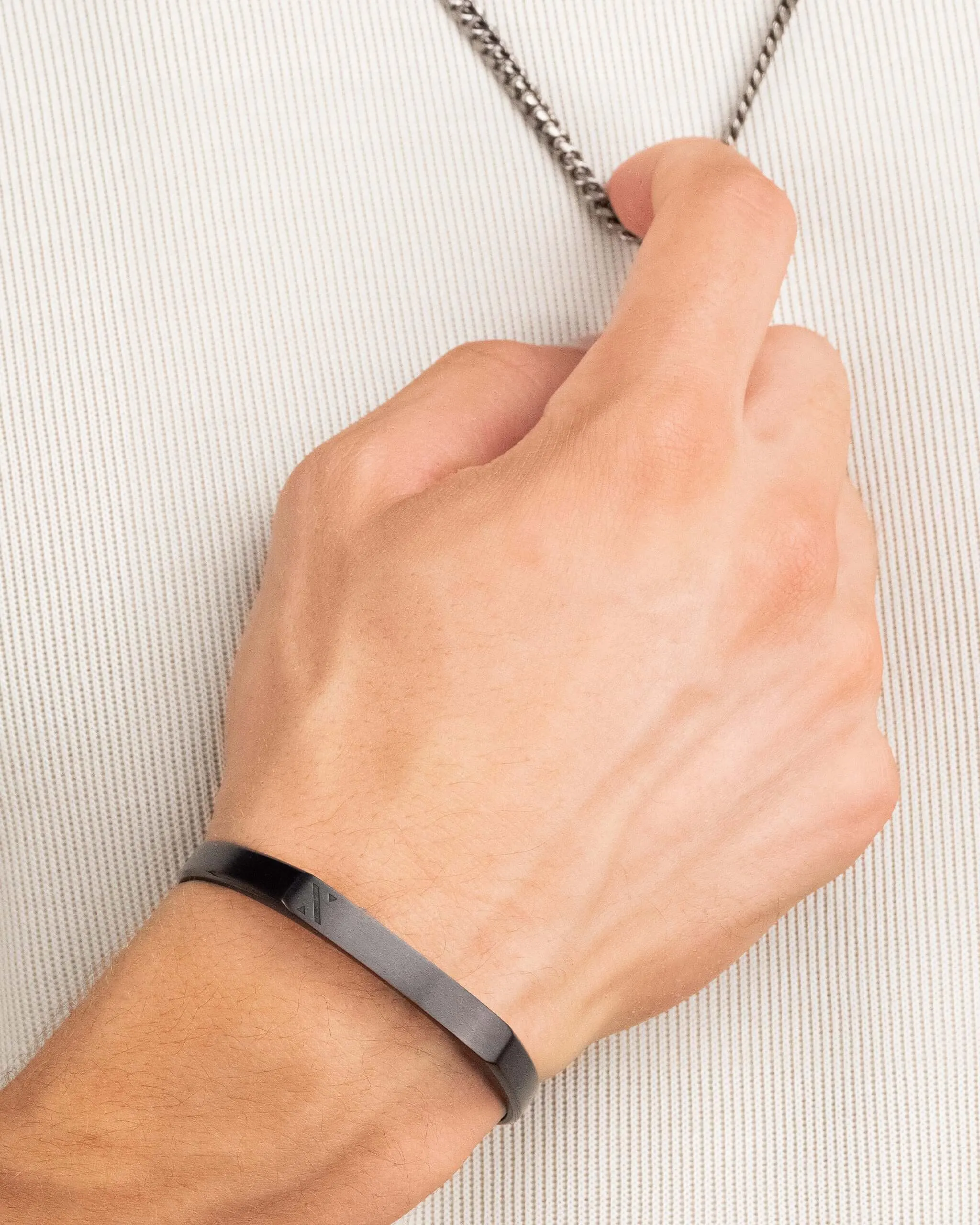 Ace Cuff Bracelet - Black