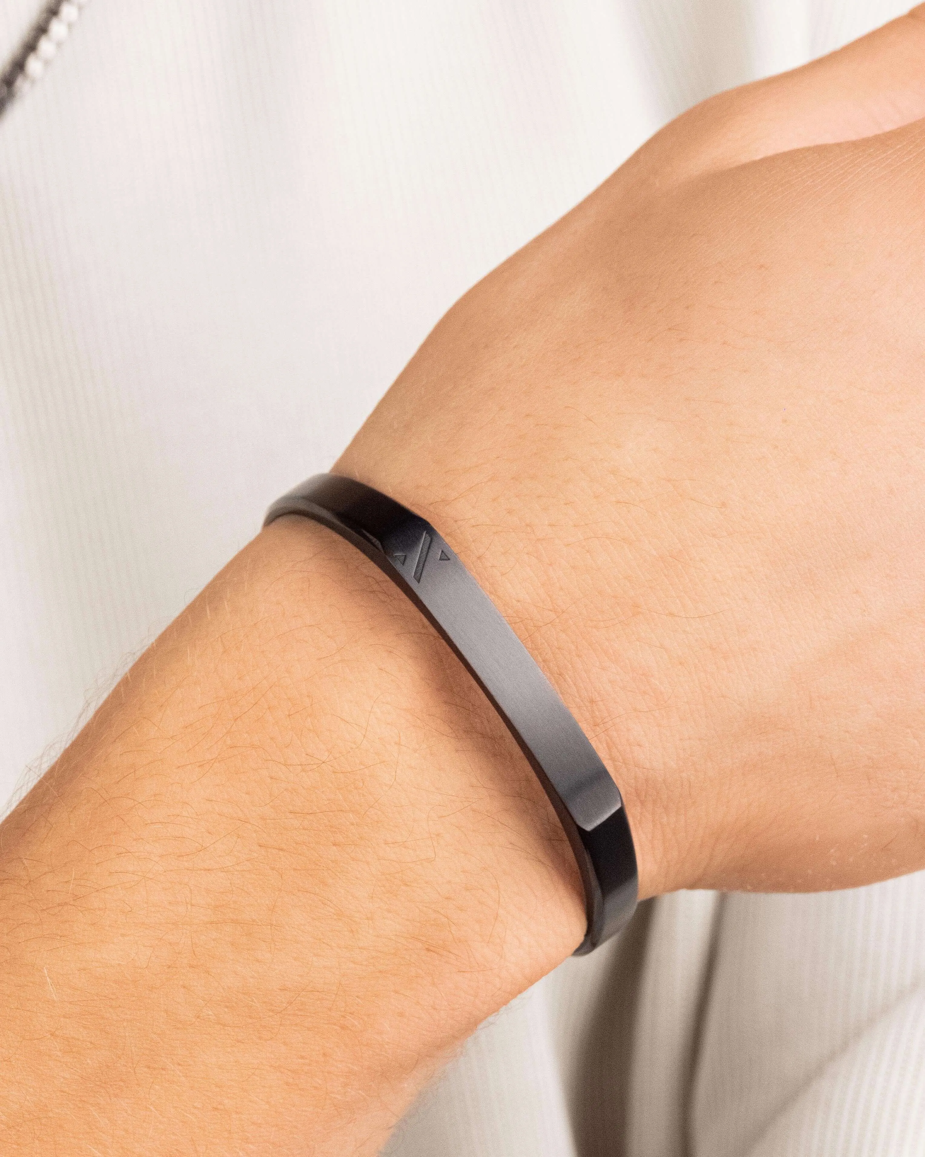 Ace Cuff Bracelet - Black