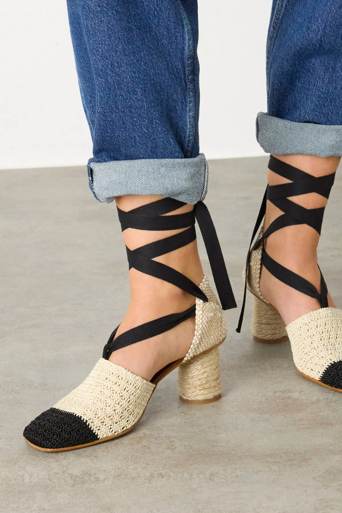 Ginny Crochet Sandal in Ivory Negro