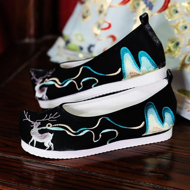 Hanfu Shoes: Finny