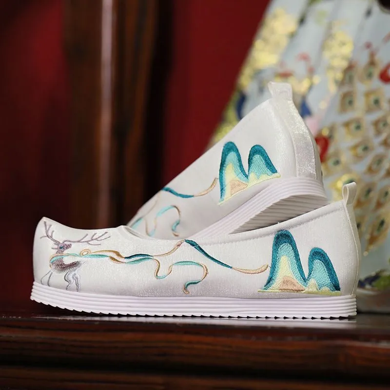 Hanfu Shoes: Finny