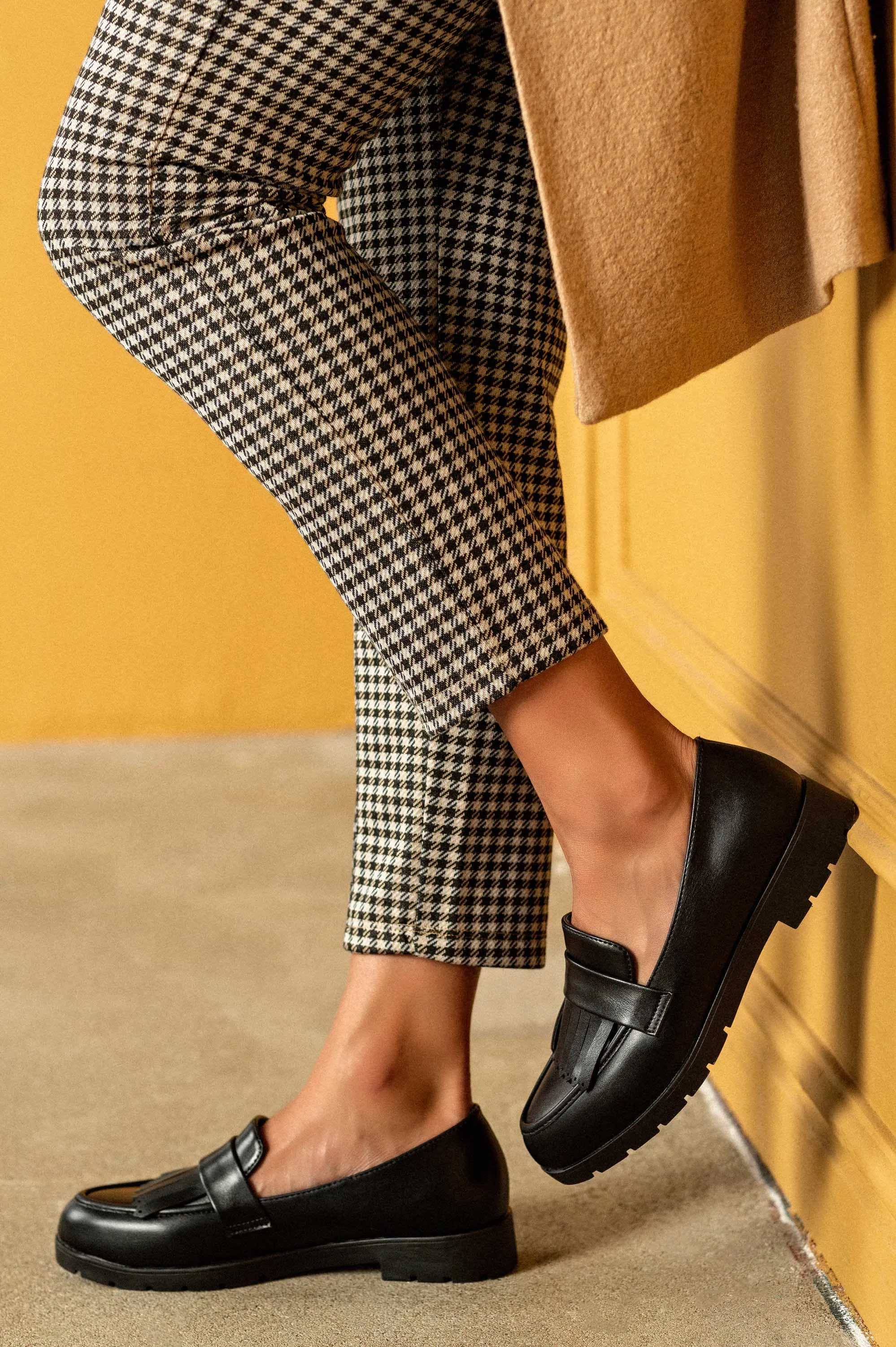 Loafers with fringe detail