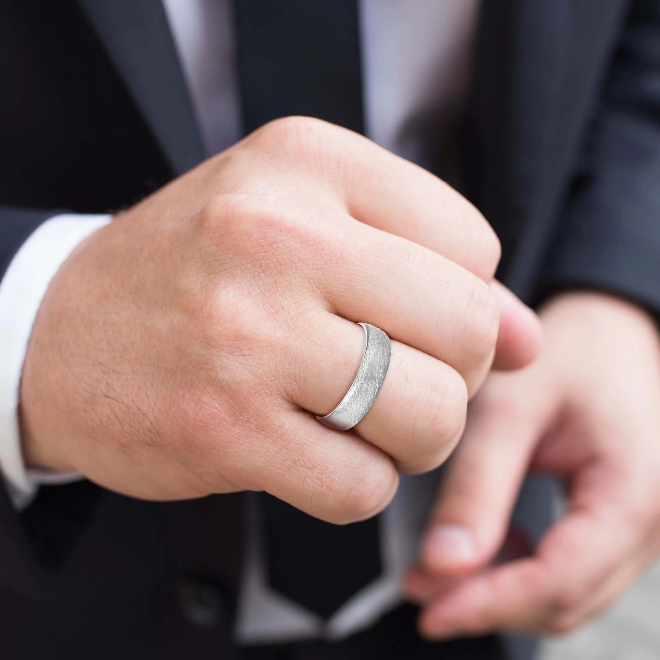 Men's Low Dome Comfort Fit Hammered Wedding Ring