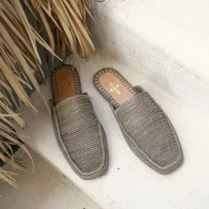 Munatas Gray