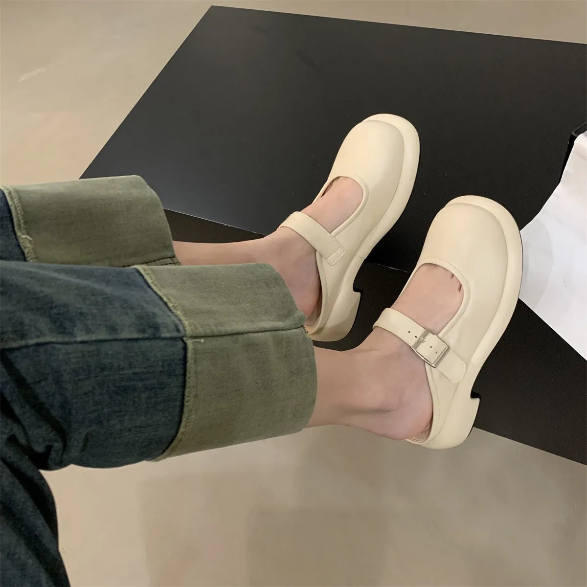 Retro Round Toe Thick Sole Thick Heel Slippers Women's Flat Shoes