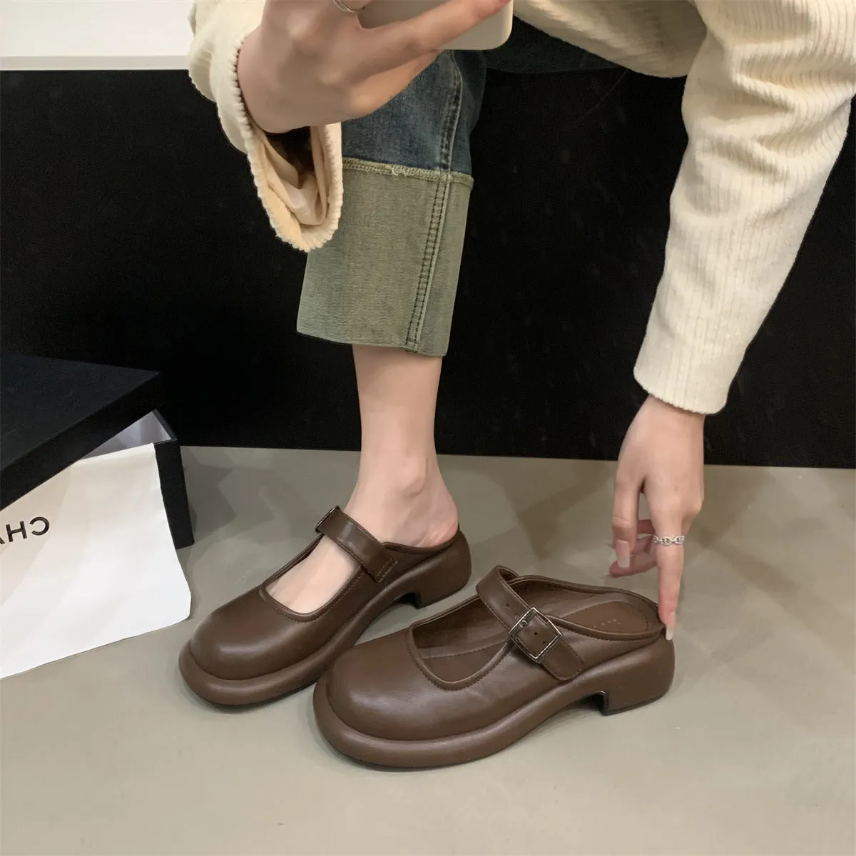 Retro Round Toe Thick Sole Thick Heel Slippers Women's Flat Shoes