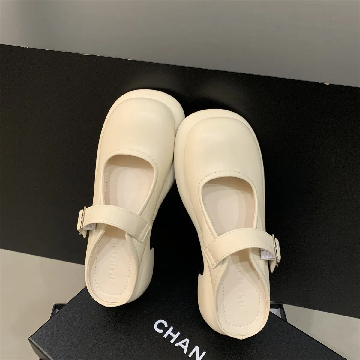 Retro Round Toe Thick Sole Thick Heel Slippers Women's Flat Shoes