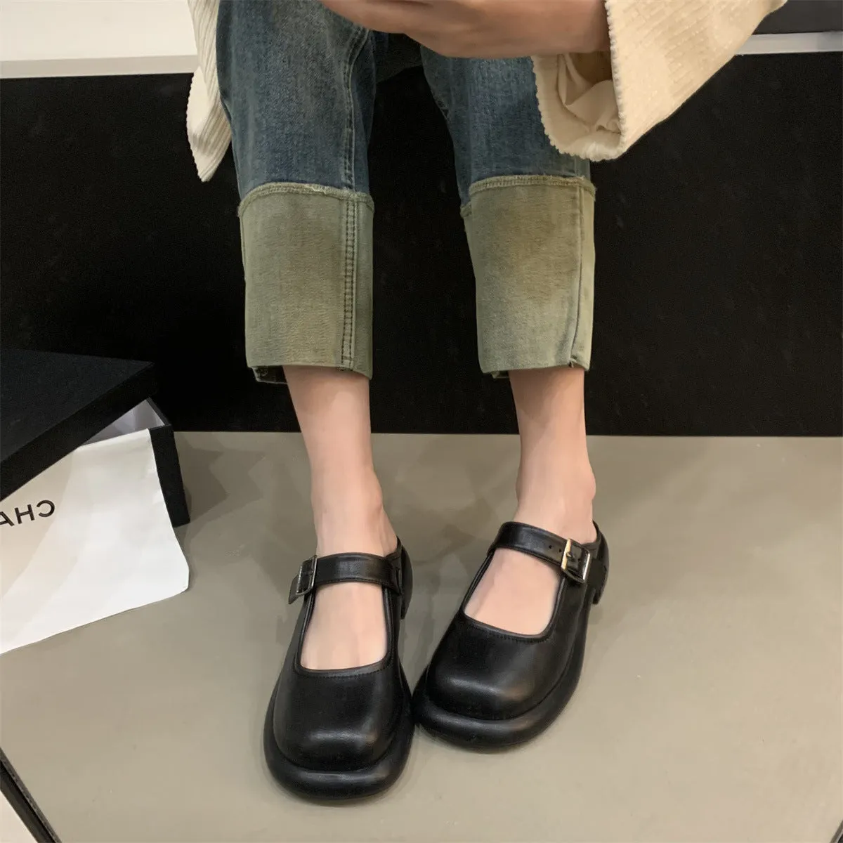 Retro Round Toe Thick Sole Thick Heel Slippers Women's Flat Shoes