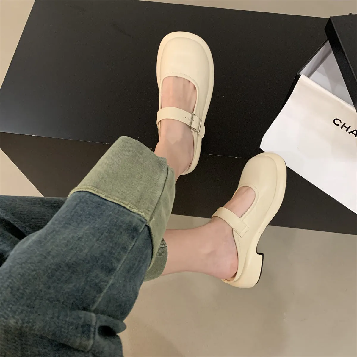 Retro Round Toe Thick Sole Thick Heel Slippers Women's Flat Shoes