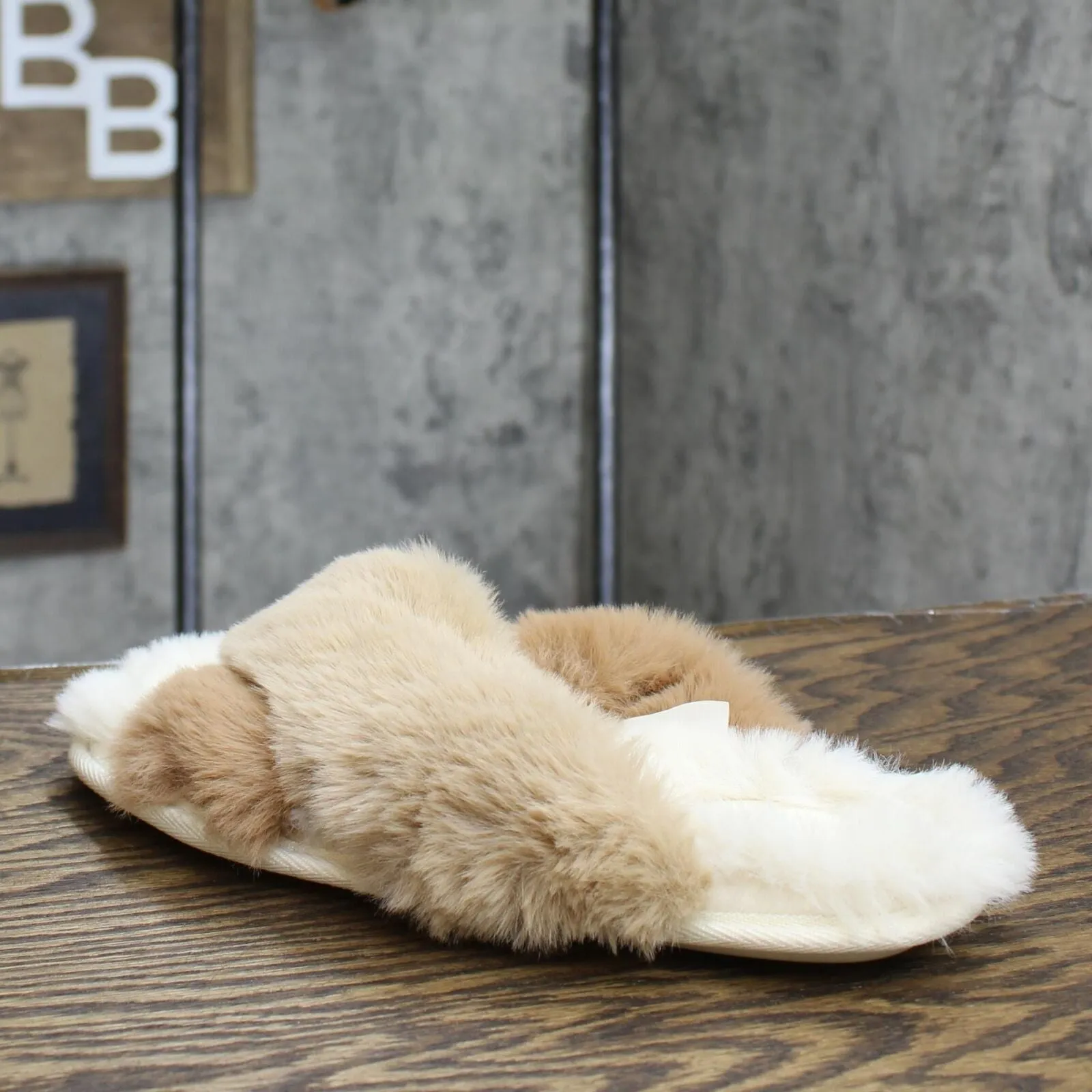 Stars Above Womens Paris Crossband Faux Fur Slippers Brown 7-8
