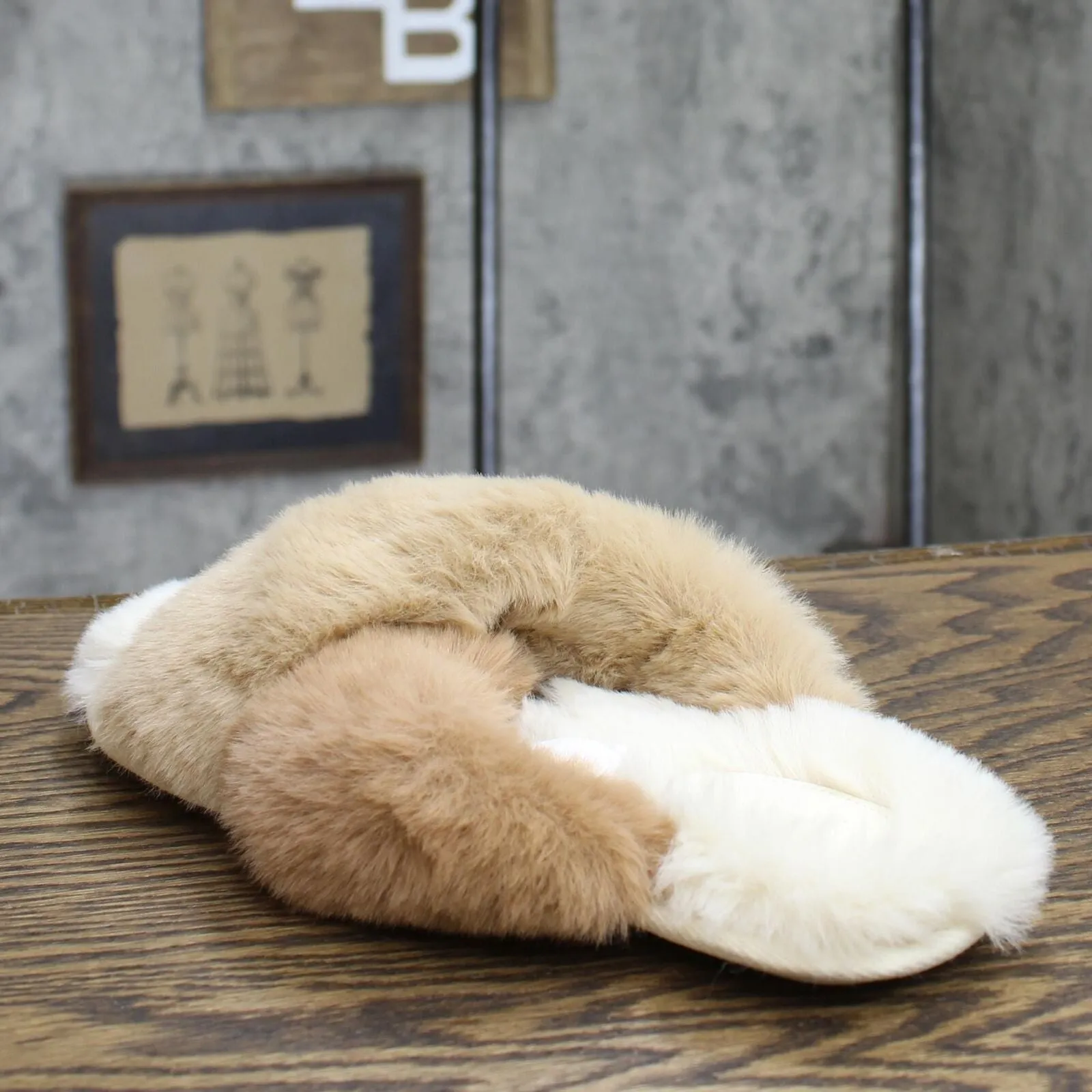 Stars Above Womens Paris Crossband Faux Fur Slippers Brown 7-8