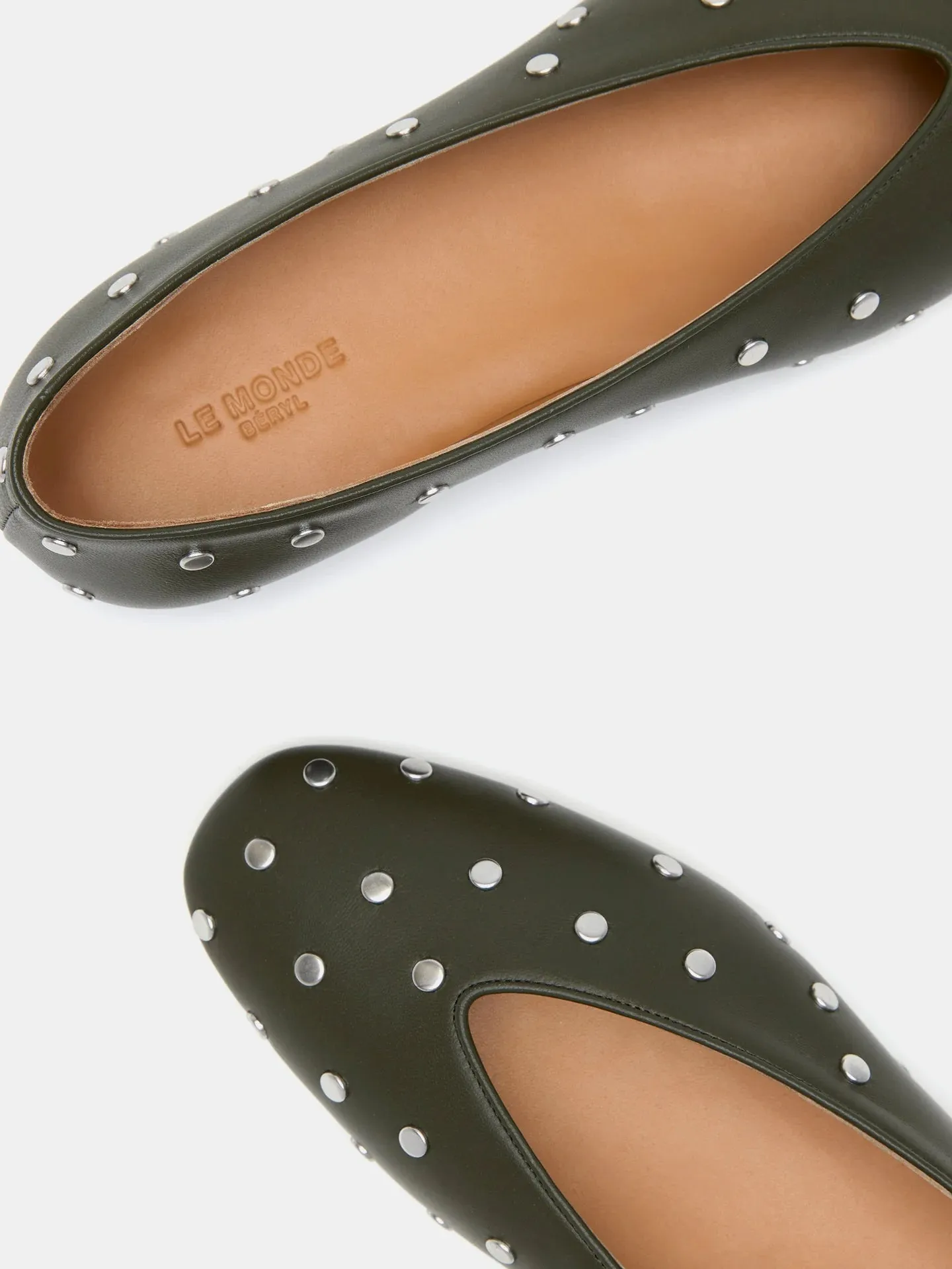 STUDDED REGENCY SLIPPER