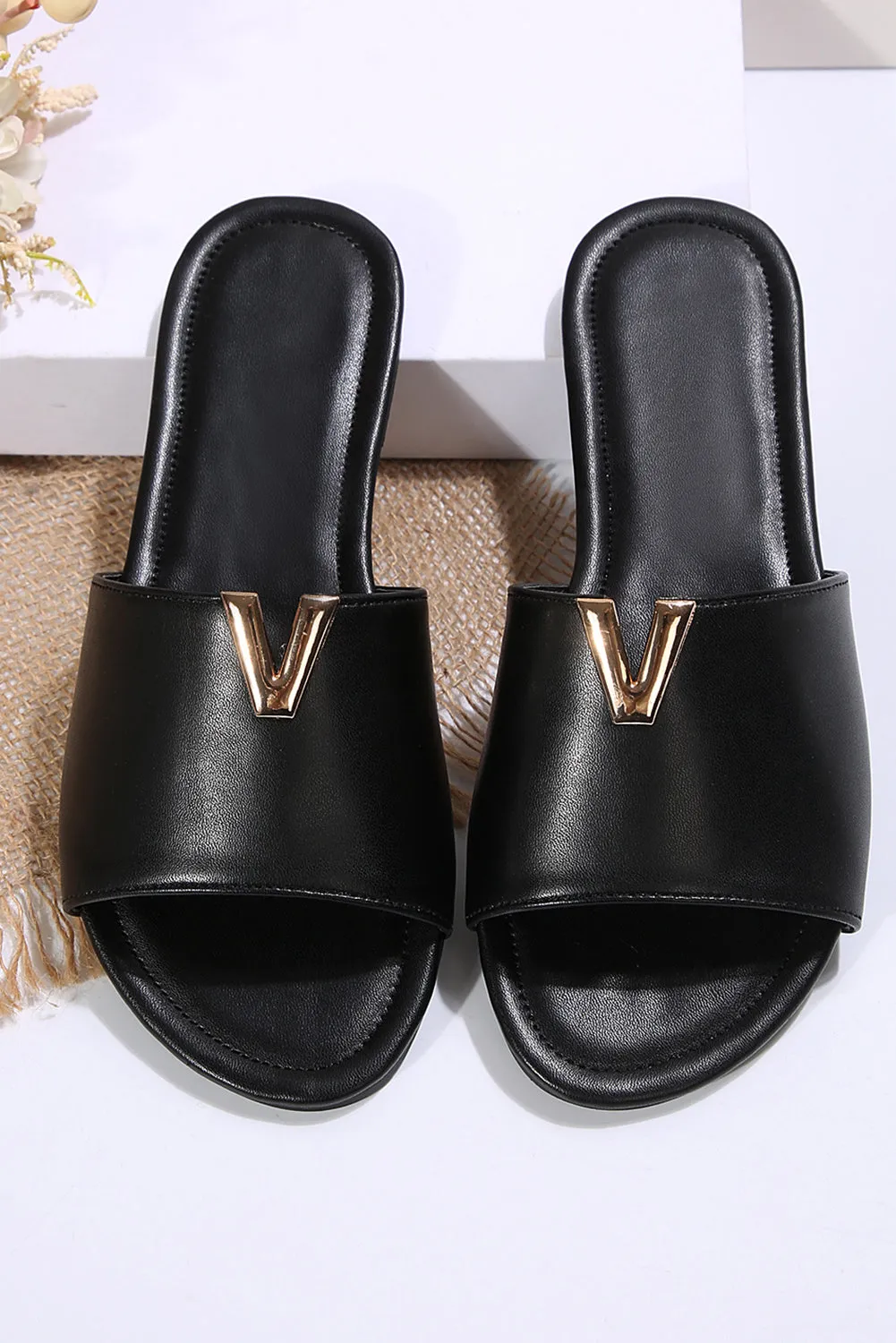 V Shape Metal Decor Open Toe Sandal