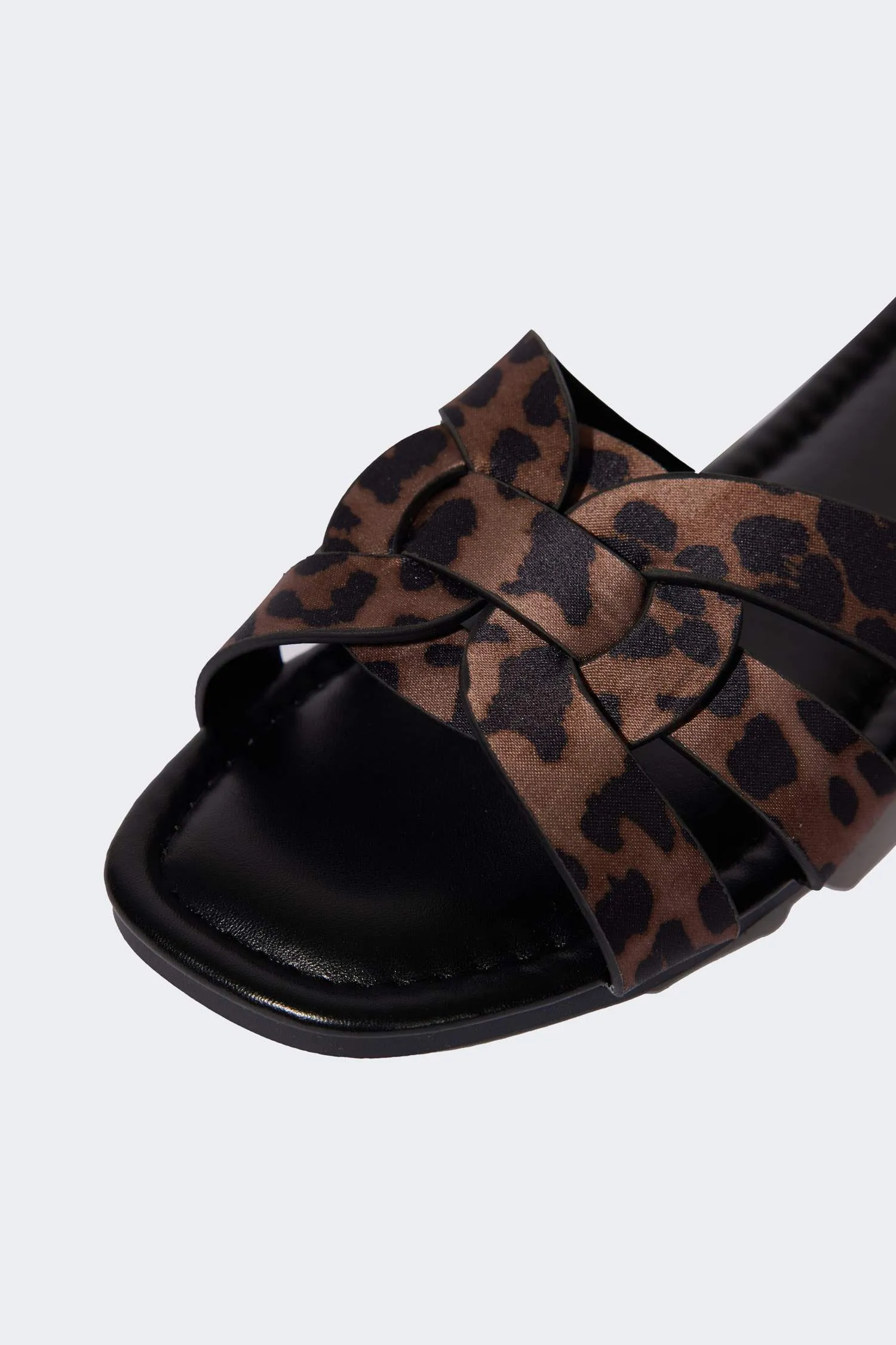 Woman Flat Sole Faux Leather Slippers